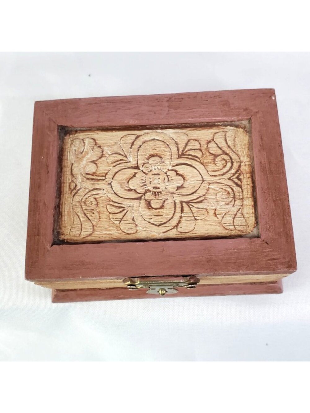 VTG Hand-Carved Wooden Jewelry Trinket Box With Floral Design & Brass Latch - Picture 6 of 13